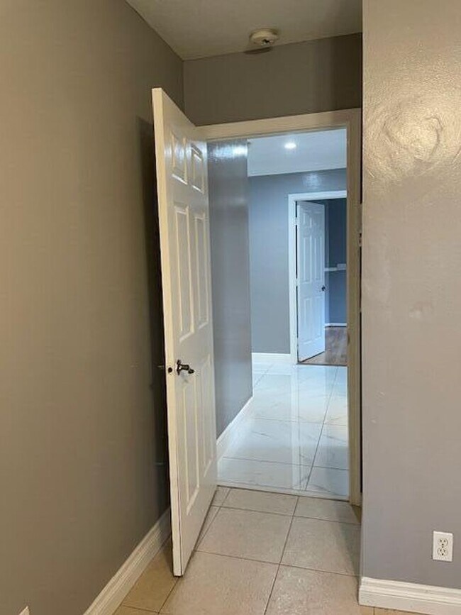 Building Photo - 6352 NW 36th Ave