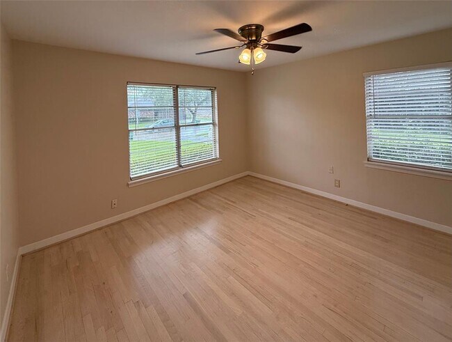 Building Photo - 4070 McDermed Dr