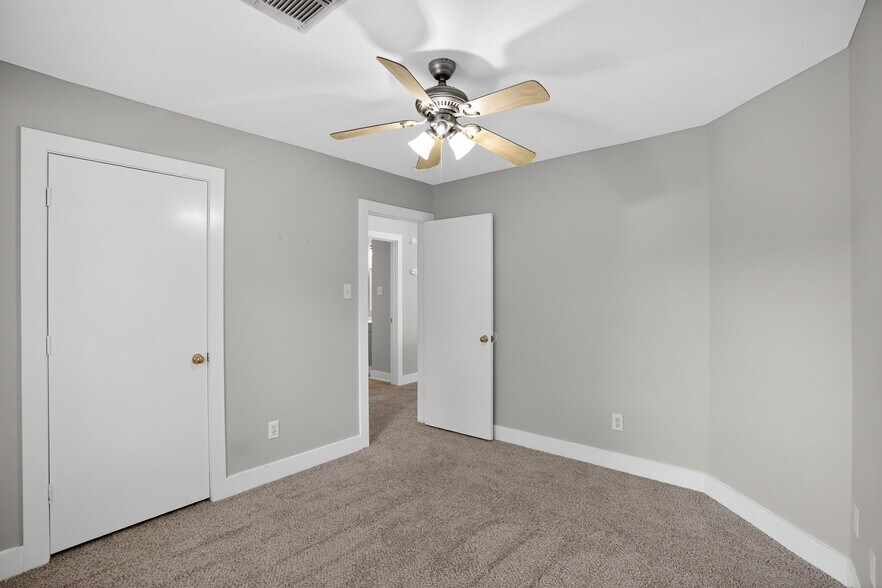 Building Photo - 18827 Atasca Oaks Dr