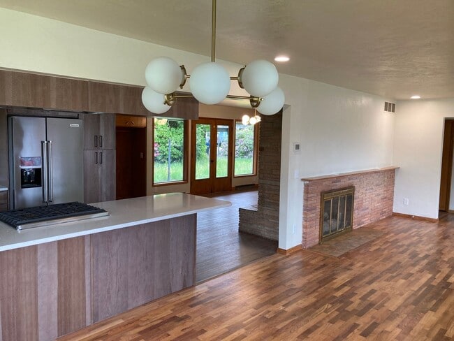 Building Photo - STATUS: AVAILABLE- | R274B | $2295