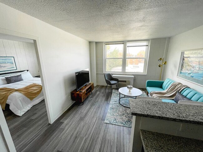 Building Photo - 2513 Burnet Ave