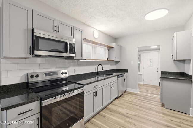 Building Photo - 7173 Beechland Ave