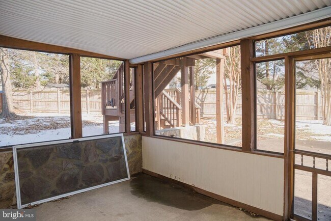 Building Photo - 6902 Tower of London Dr