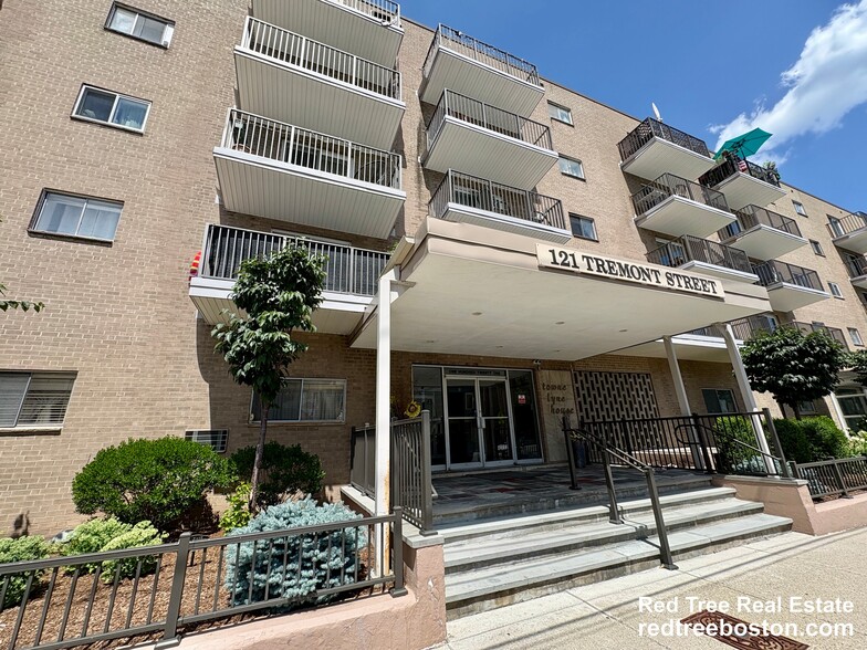 Building Photo - 121 Tremont St