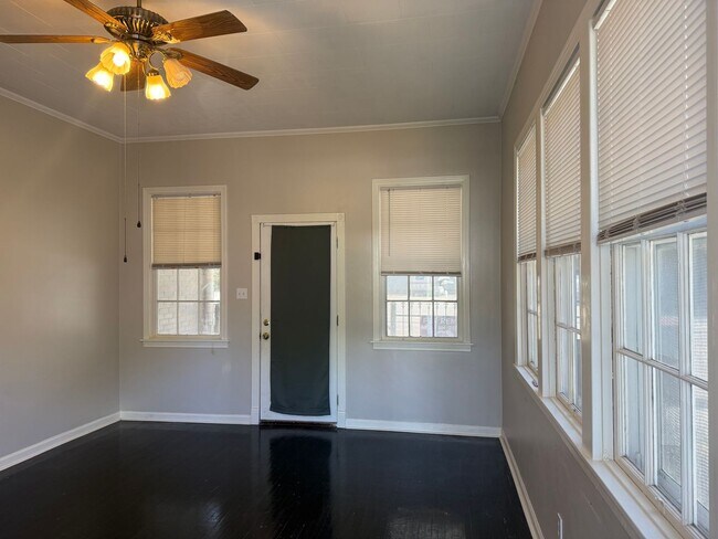 Building Photo - Rental Available: 427A General Mouton Lafayette