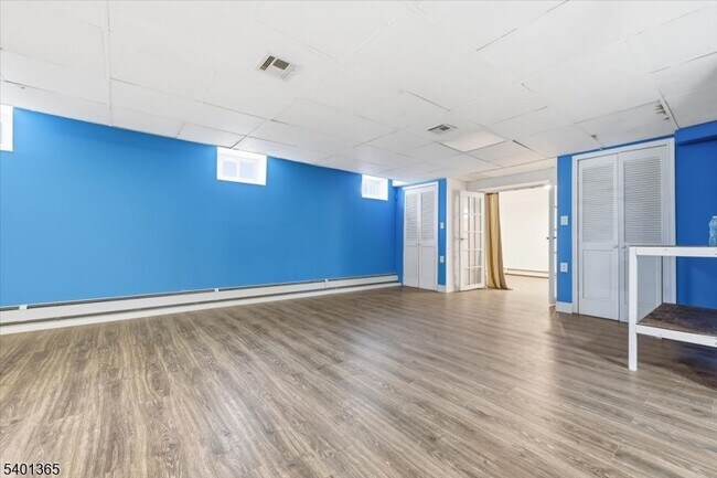 Building Photo - 274 Crawford Terrace