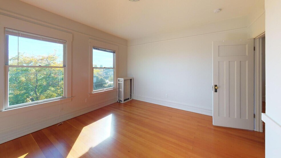 Building Photo - 806 N 48th St