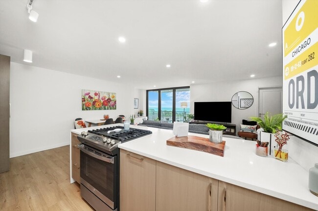 Building Photo - 3430 N Lake Shore Dr