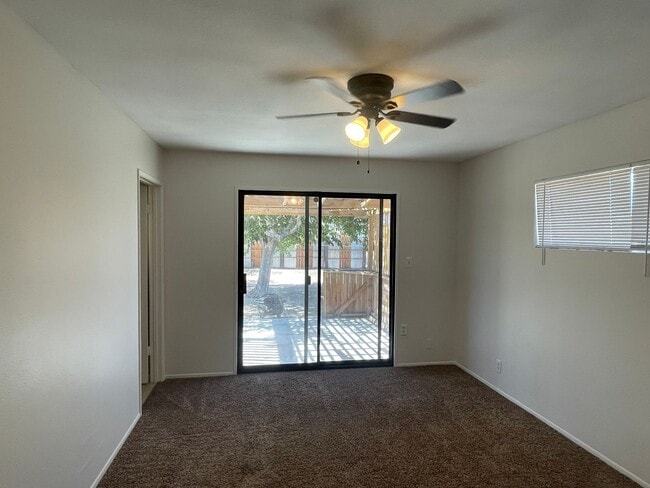 Building Photo - Charming Joshua Tree Village Home