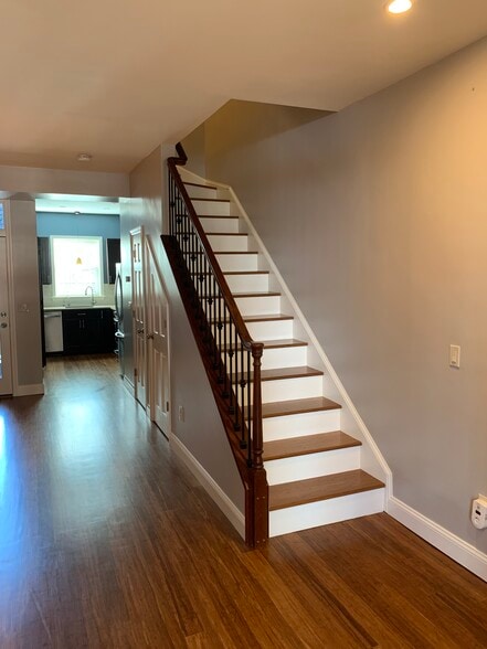 Building Photo - 2241 12th Plz NW