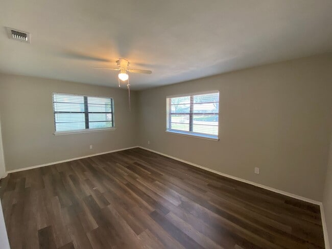 Building Photo - 5218 Green Valley Trail