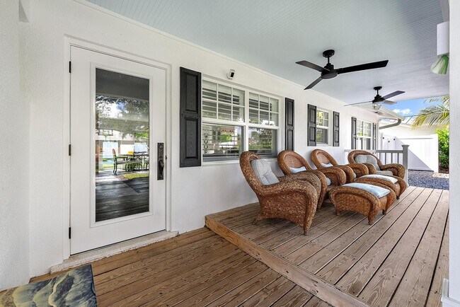 Building Photo - 8 Windsor Rd W