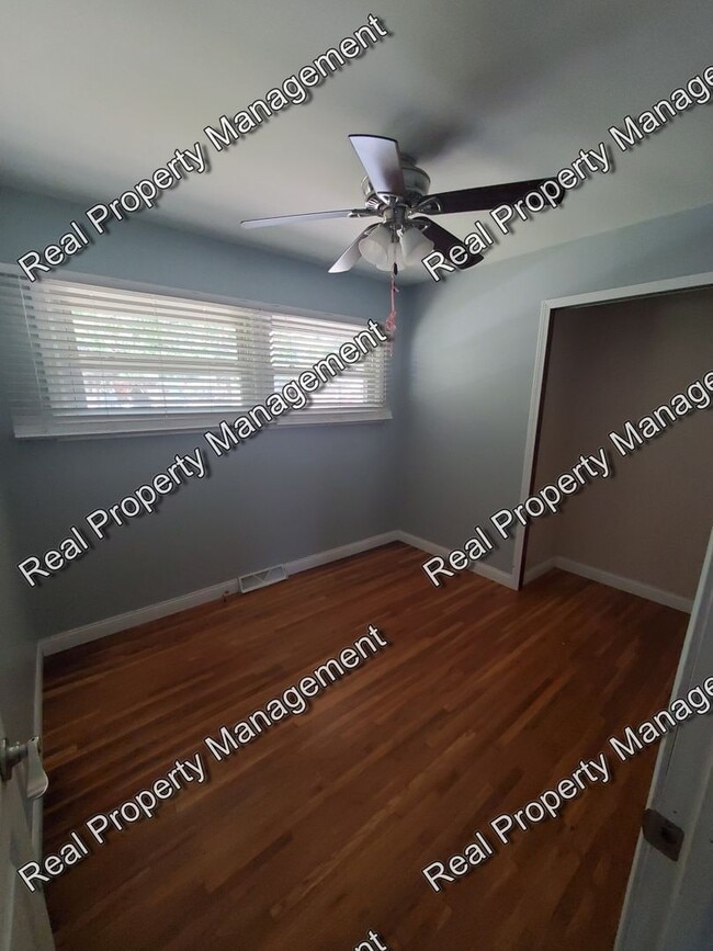 Building Photo - 125 Crestview Ln