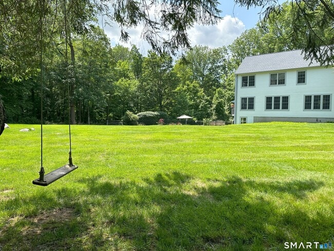 Building Photo - 11 Van Campen Ln