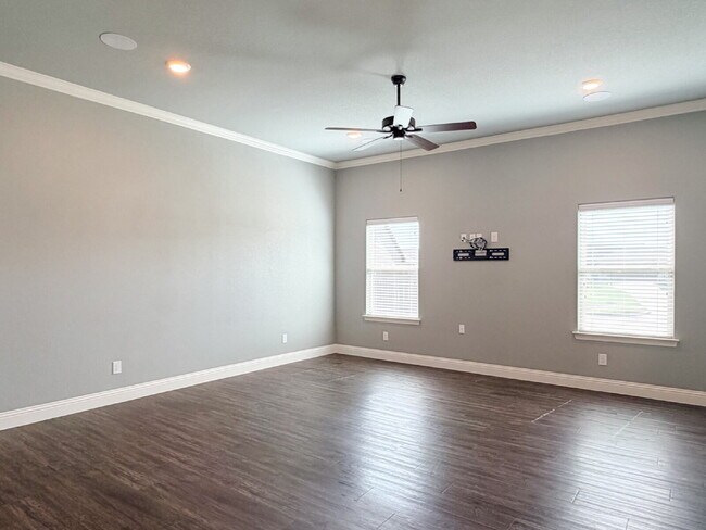 Building Photo - Lovely 3 bed, 2 bath Home in Burleson!
