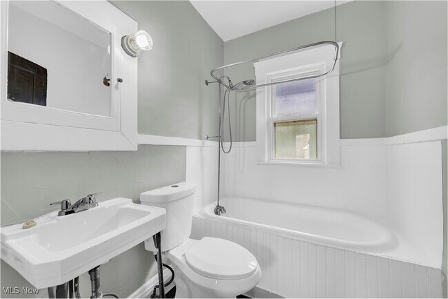 Building Photo - 4126 Gifford Ave