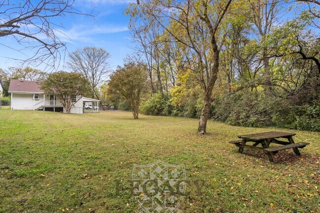 Building Photo - 100 Sadler Ct