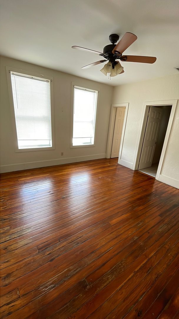 Building Photo - Spacious 2/2 Apartment in Heart of Umatilla!