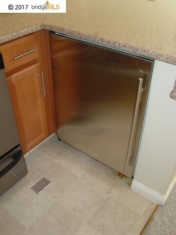 Building Photo - Lovely upgraded studio condo with resort-like amenities at desirable Watergate by the bay!