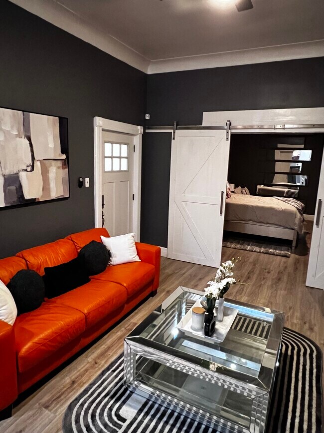 Building Photo - 2832 Stanton Ave