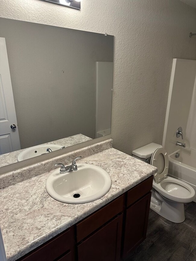 Building Photo - 5110 W Claxton Cir