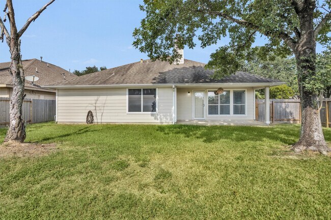Building Photo - 19423 Wildwood Dale Ln