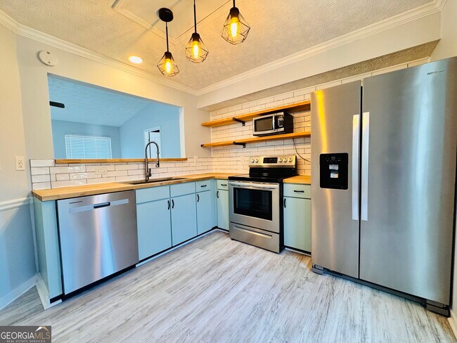 Building Photo - 506 Iris Glen
