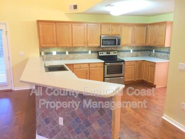 Building Photo - 337 Tequesta Dr