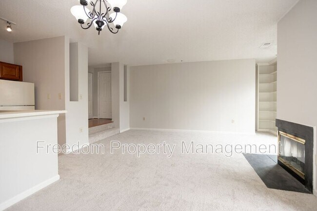 Building Photo - 279 S Pickett St