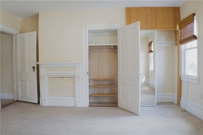 Building Photo - 23 Kosciusko Way