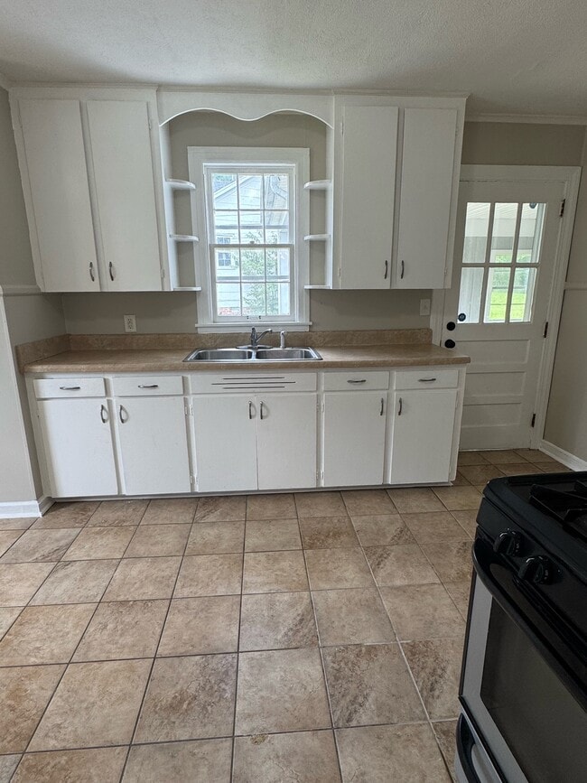 Building Photo - 906 Chickasaw Trail