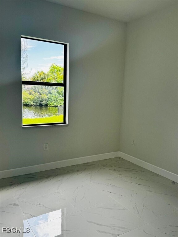 Building Photo - 1005 SW 11th Ct