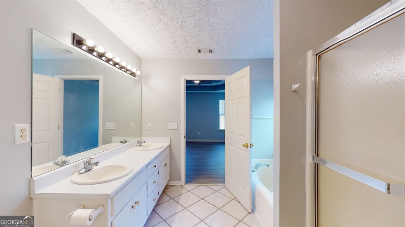 Building Photo - 260 Rosewood Cir
