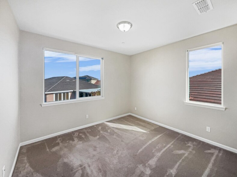 Building Photo - 5021 Birch Valley Way