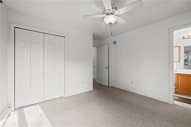 Building Photo - 18 Chapel St