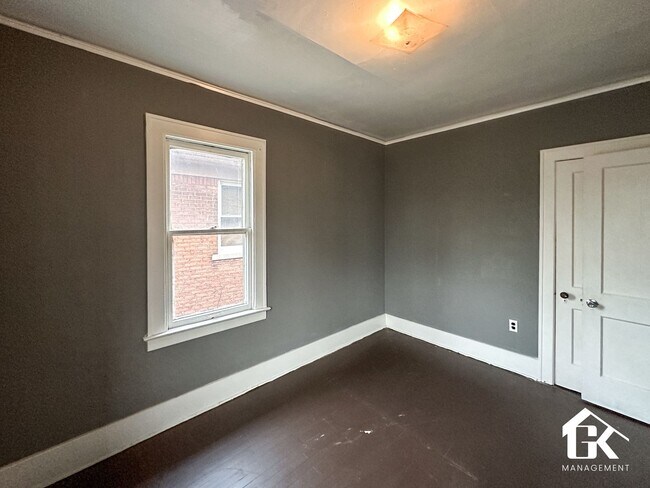 Building Photo - 2732-2734 Clements