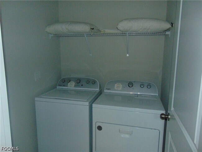 Building Photo - 7005 Calder Cir