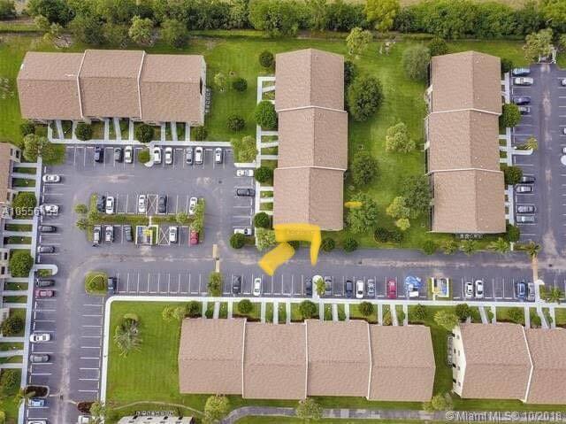 Building Photo - 7855 Willow Spring Dr