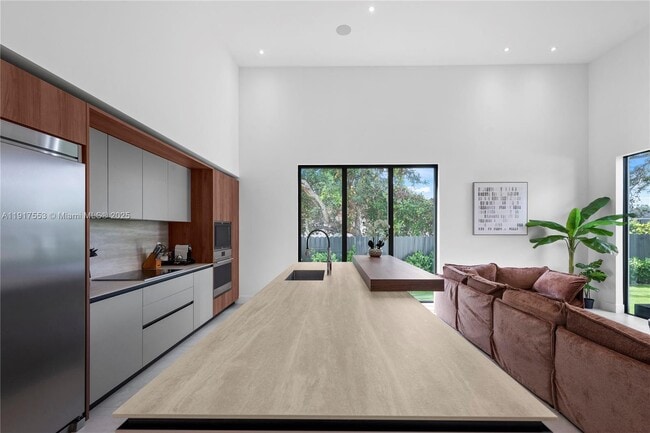 Building Photo - 1881 NE 196th Terrace