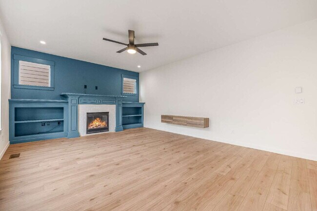 Building Photo - Beautifully Designed Home With Exceptional Space & Modern Comfort