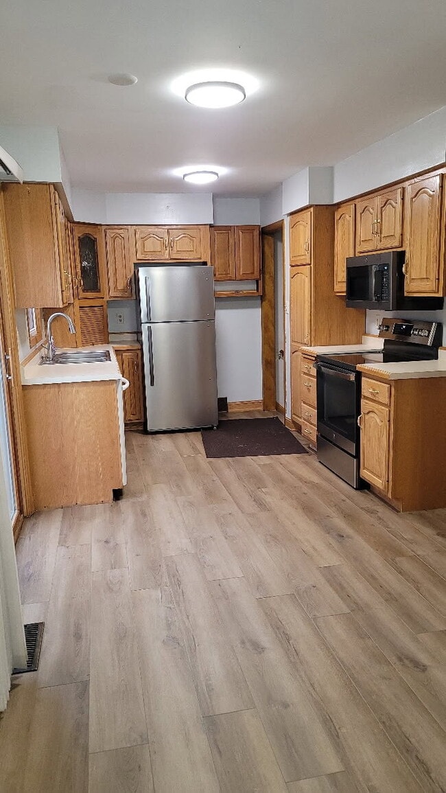 Building Photo - Koschak Properties