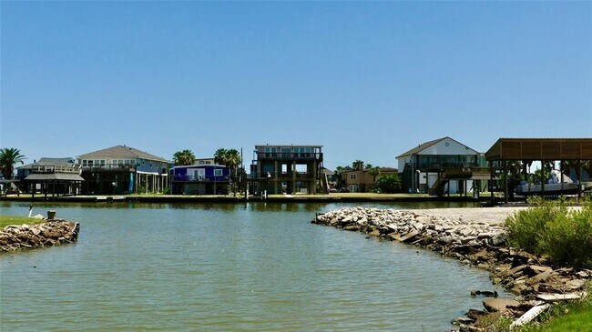 Building Photo - 58 Lakeside Dr