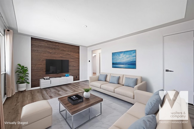 Building Photo - Stunning 3 bedroom home