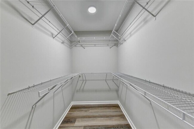 Building Photo - 2208 Staunton Dr NW