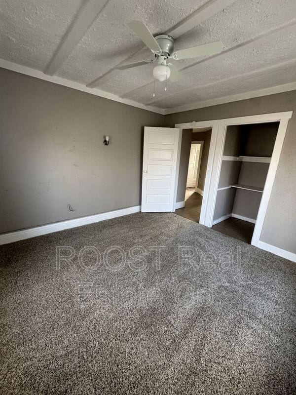 Building Photo - 1027 W Pleasant St