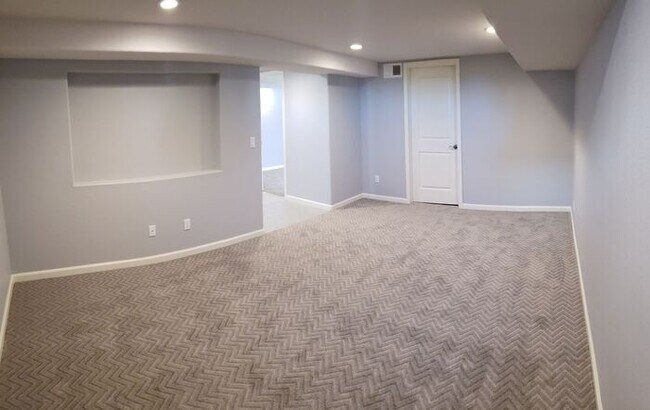 Building Photo - Old Southwest Reno home 3 Bed 2 Bath 1 car...