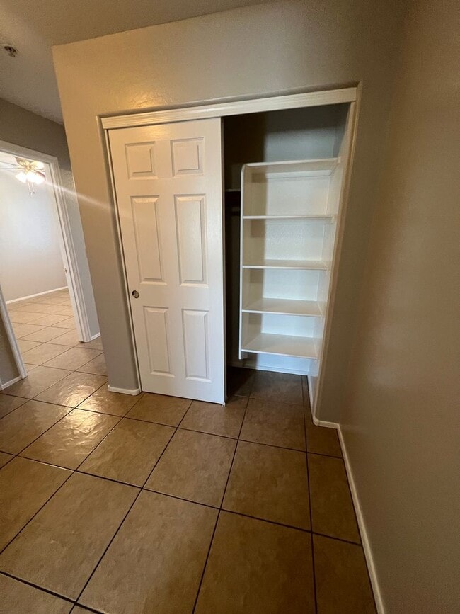 Building Photo - South Phoenix 3Bed 2.5 Bath Garage