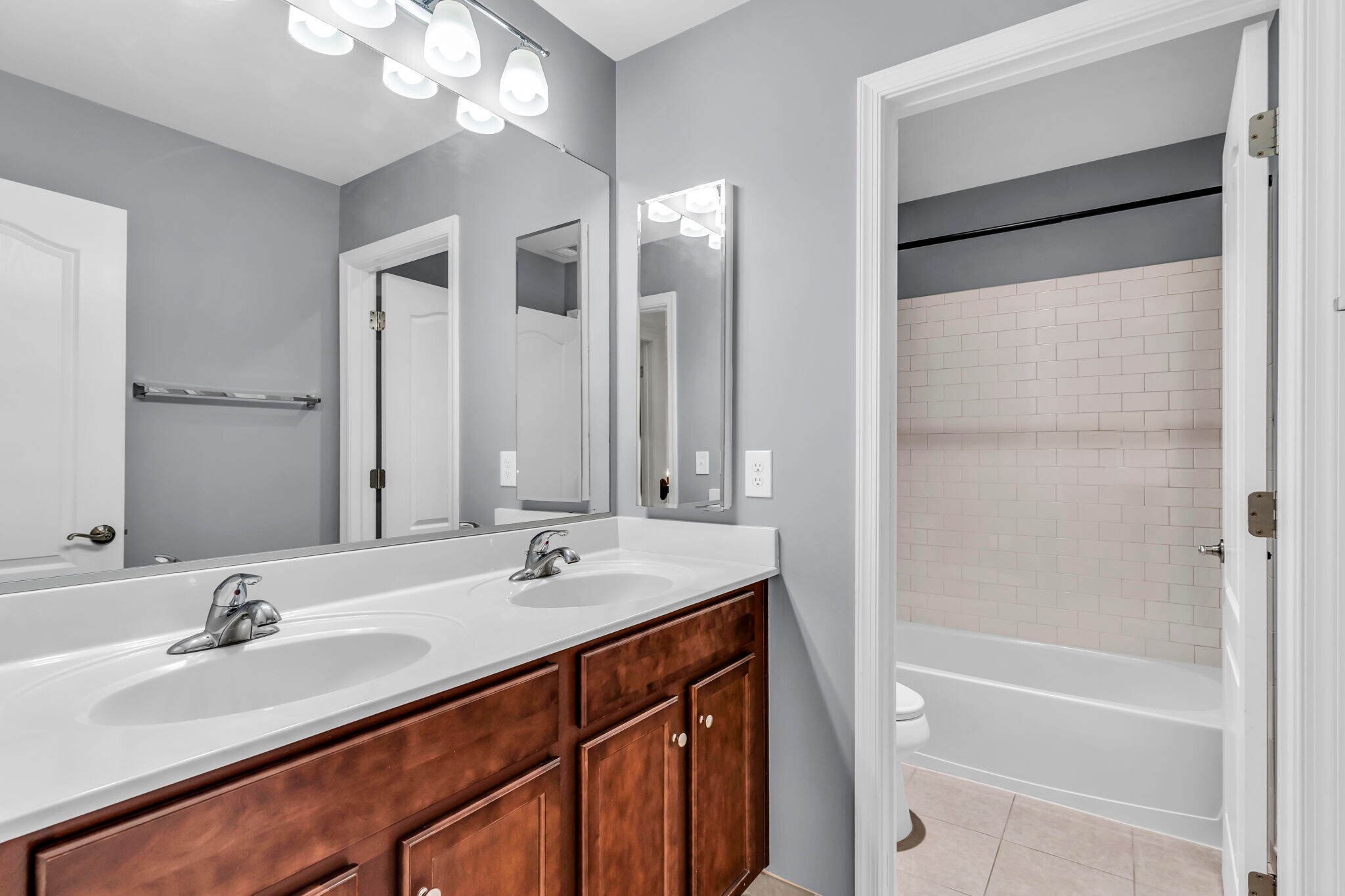 Building Photo - 42522 Stratford Landing Dr