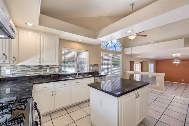 Building Photo - 10035 S Daybreak Dew Ct