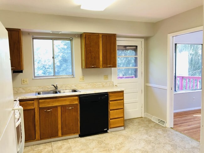 Building Photo - 4244 E Stephens Dr